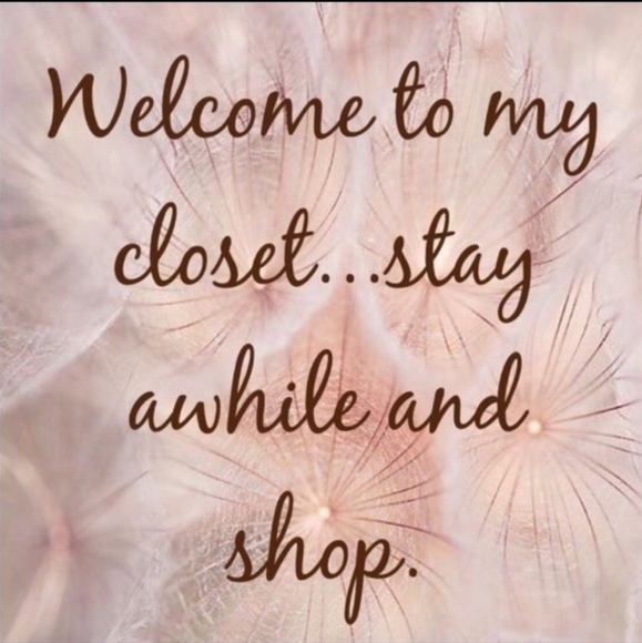 💖 Meet Your Posher! 🦄 - Picture 2 of 4